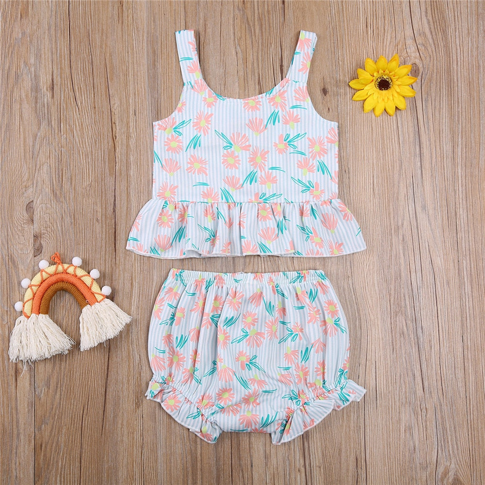 2 Pc -  Small Daisy Print Camisole + Shorts