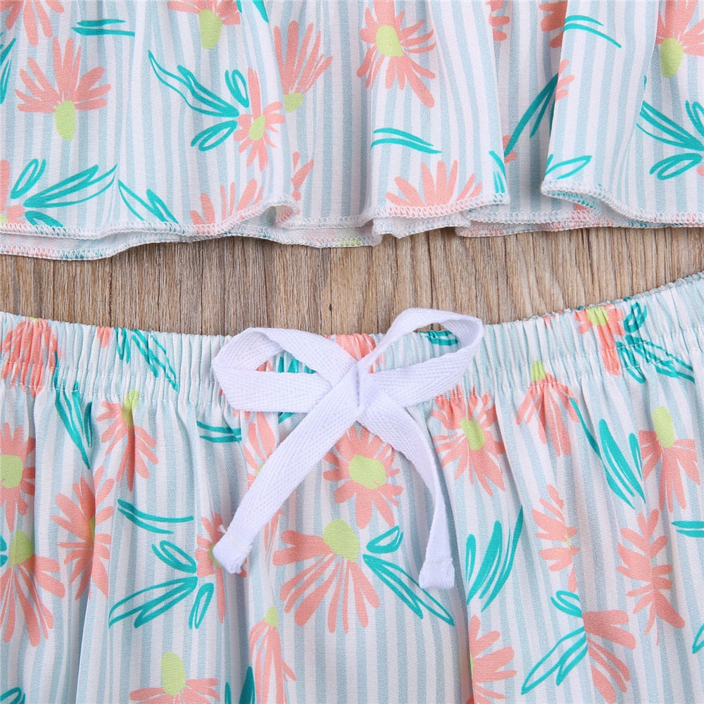 2 Pc -  Small Daisy Print Camisole + Shorts